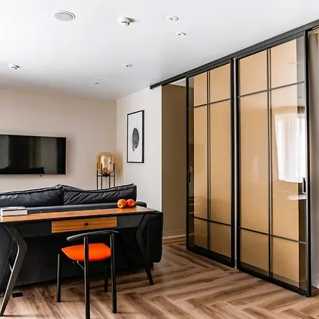 Spacious In 1br Parking&wifi Διαμέρισμα Βερσαλλίες